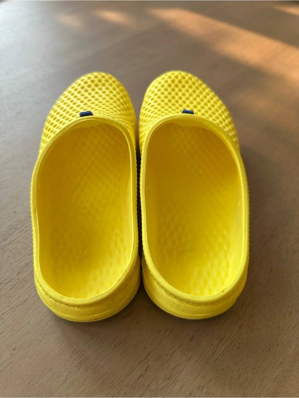 Ventilated Clogs Size 3 Big Kid / EU 35, Yellow
